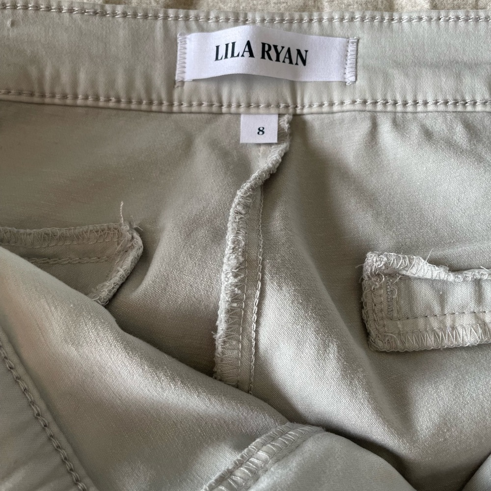 Light gray cuffed crop
